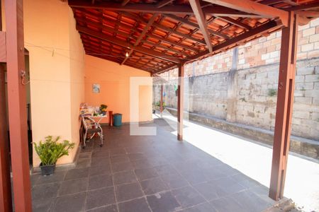 Garagem de casa para alugar com 3 quartos, 360m² em Tropical, Contagem