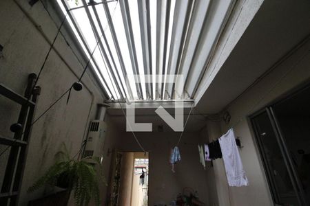 Quintal de casa à venda com 3 quartos, 111m² em Jardim Roberto, Osasco