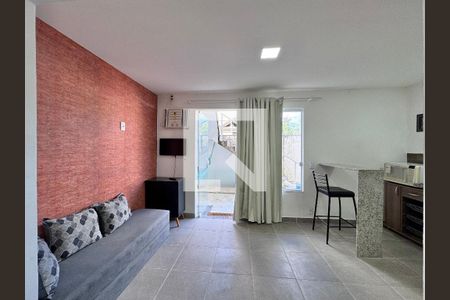Sala/Quarto de casa de condomínio para alugar com 1 quarto, 30m² em Vargem Grande, Rio de Janeiro