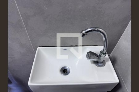 Banheiro Social de casa de condomínio para alugar com 1 quarto, 30m² em Vargem Grande, Rio de Janeiro