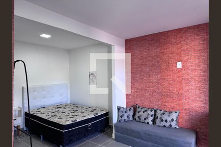 Sala/Quarto de casa de condomínio para alugar com 1 quarto, 30m² em Vargem Grande, Rio de Janeiro