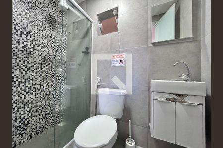 Banheiro Social de casa de condomínio para alugar com 1 quarto, 30m² em Vargem Grande, Rio de Janeiro