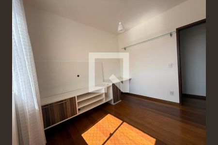 Quarto de apartamento à venda com 3 quartos, 95m² em Santa Tereza, Belo Horizonte