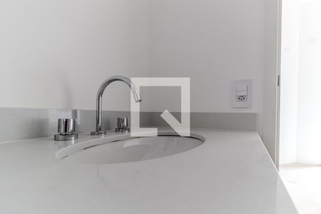 Banheiro de kitnet/studio à venda com 1 quarto, 28m² em Vila Buarque, São Paulo