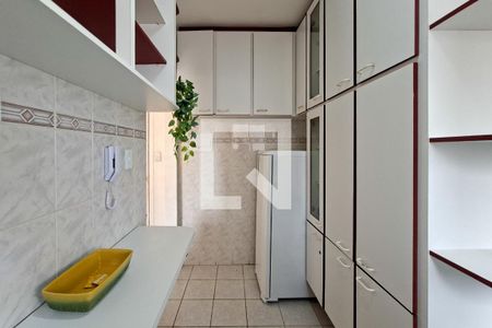 Cozinha de apartamento para alugar com 1 quarto, 50m² em Vila Caiçara, Praia Grande