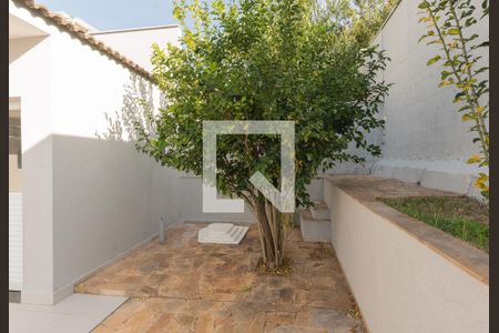 Jardim de casa de condomínio à venda com 4 quartos, 250m² em Swiss Park , Campinas