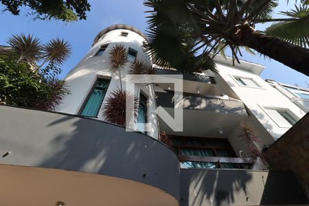 Fachada de casa à venda com 4 quartos, 328m² em Vila Alpina, Santo André