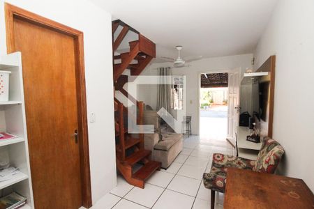 Sala de casa de condomínio para alugar com 3 quartos, 50m² em Cavalhada, Porto Alegre