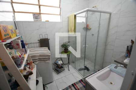 Banheiro de apartamento à venda com 1 quarto, 48m² em Centro, Campinas