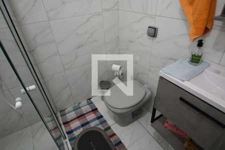 Banheiro de apartamento à venda com 1 quarto, 48m² em Centro, Campinas