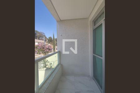 Sacada de casa à venda com 3 quartos, 306m² em São Goncalo, Contagem