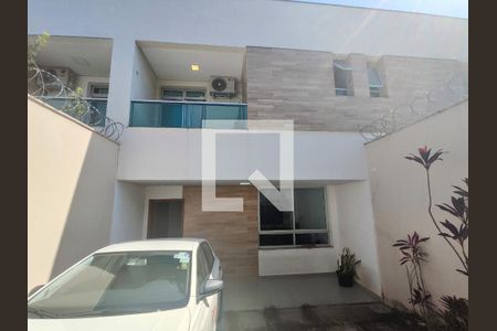 Garagem de casa à venda com 3 quartos, 306m² em São Goncalo, Contagem