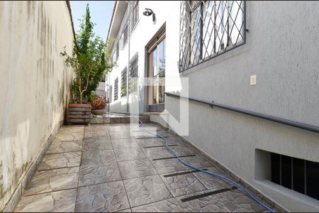 Entrada de apartamento à venda com 2 quartos, 100m² em Floresta, Belo Horizonte