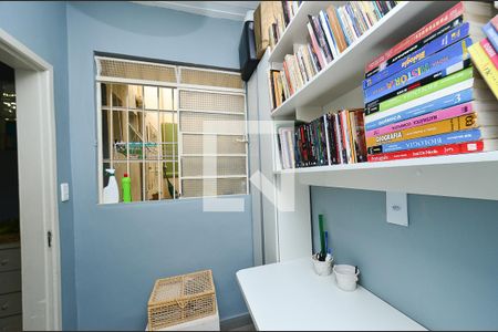 Quarto serviço de apartamento à venda com 2 quartos, 100m² em Floresta, Belo Horizonte