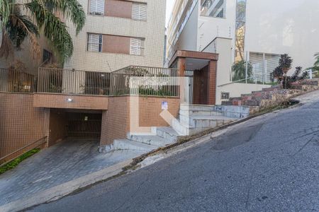 Plaquinha Instalada de apartamento à venda com 3 quartos, 300m² em Santo Antônio, Belo Horizonte