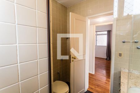 Banheiro Social no 2° Andar de apartamento à venda com 3 quartos, 300m² em Santo Antônio, Belo Horizonte