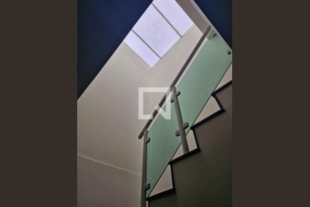 Escada de casa à venda com 2 quartos, 90m² em Vila Graciosa, São Paulo