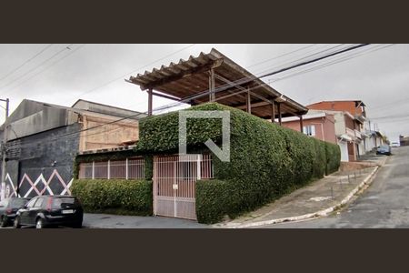 Fachada + Placa de casa à venda com 4 quartos, 239m² em Vila Tolstoi, São Paulo