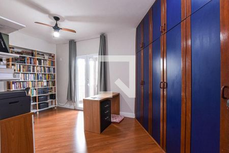 Casa à venda com 4 quartos, 450m² em Matapaca, Niterói