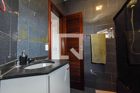 Casa à venda com 4 quartos, 450m² em Matapaca, Niterói