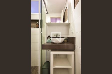Banheiro Social de apartamento à venda com 2 quartos, 51m² em Jardim Monte Alegre, Taboão da Serra