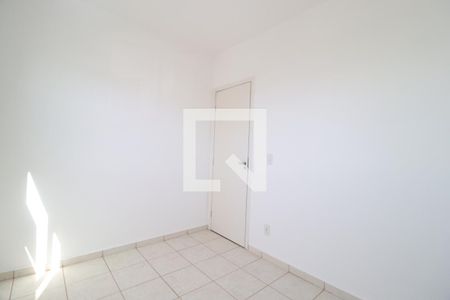 Quarto 1 de apartamento para alugar com 2 quartos, 45m² em Shopping Park, Uberlândia
