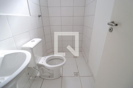 Banheiro Social de apartamento para alugar com 2 quartos, 45m² em Shopping Park, Uberlândia