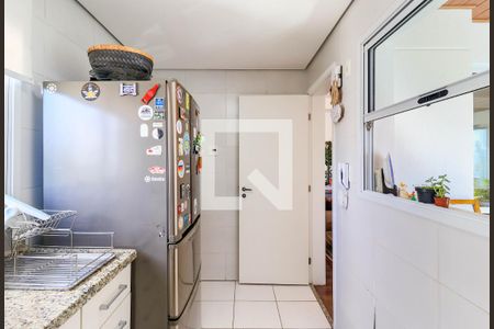 Cozinha de apartamento para alugar com 3 quartos, 105m² em Jardim Caravelas, São Paulo