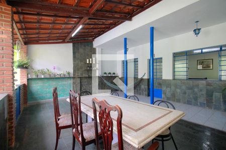 Varanda de casa à venda com 4 quartos, 400m² em Sagrada Família, Belo Horizonte