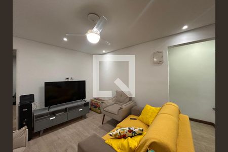 Sala de casa para alugar com 2 quartos, 70m² em Vila Pereira Cerca, São Paulo