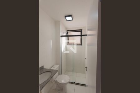 Banheiro de apartamento à venda com 2 quartos, 45m² em Jardim Ipaussurama, Campinas