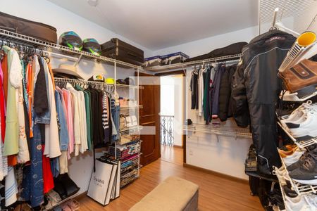 Closet de casa à venda com 6 quartos, 370m² em Alto Barroca, Belo Horizonte