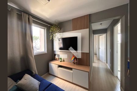 Sala de apartamento para alugar com 2 quartos, 41m² em Vila Zat, São Paulo