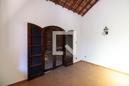 Sala de casa à venda com 4 quartos, 200m² em Piratininga, Niterói