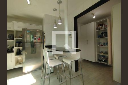 Casa à venda com 3 quartos, 361m² em Piratininga, Niterói