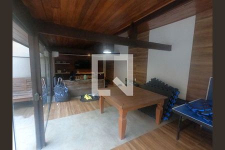 Casa à venda com 3 quartos, 610m² em Serra Grande, Niterói