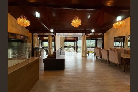 Casa à venda com 4 quartos, 450m² em Maravista, Niterói