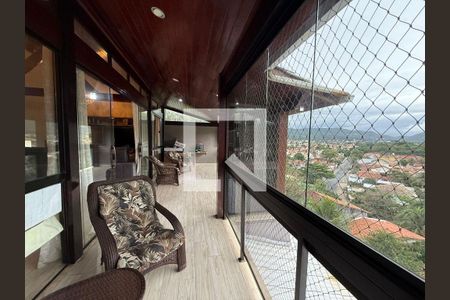Casa à venda com 4 quartos, 450m² em Maravista, Niterói