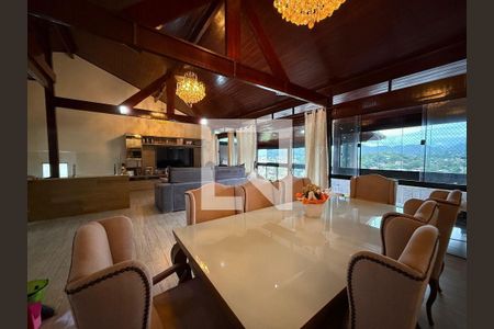 Casa à venda com 4 quartos, 450m² em Maravista, Niterói