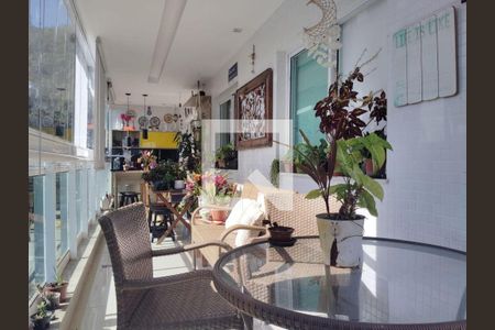 Apartamento à venda com 3 quartos, 120m² em Charitas, Niterói