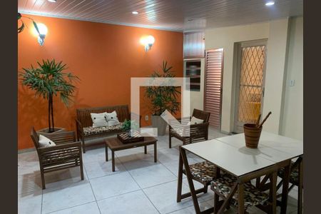 Casa à venda com 5 quartos, 300m² em Vila Kosmos, Rio de Janeiro