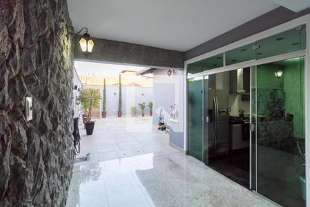 Quintal de casa à venda com 3 quartos, 170m² em Parque Recreio, Contagem