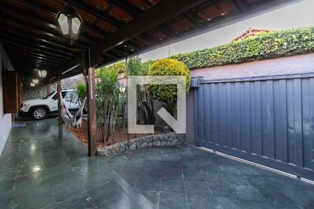 Garagem de casa à venda com 3 quartos, 170m² em Parque Recreio, Contagem