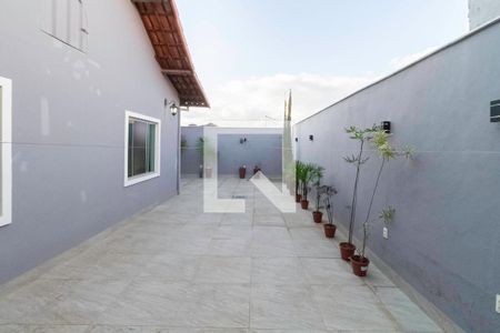 Quintal de casa à venda com 3 quartos, 170m² em Parque Recreio, Contagem