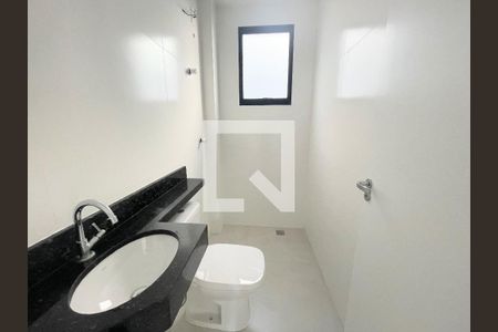 Banheiro social de apartamento à venda com 2 quartos, 69m² em Jardim Atlântico, Belo Horizonte