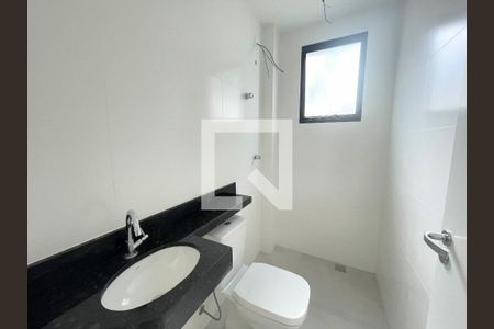 Banheiro social de apartamento à venda com 2 quartos, 86m² em Jardim Atlântico, Belo Horizonte