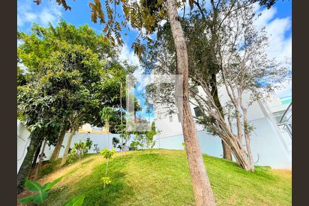 Área verde do Condomínio de apartamento à venda com 2 quartos, 48m² em Jardim Atlântico, Belo Horizonte