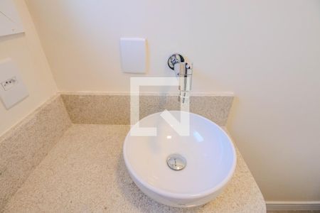 Lavabo  de apartamento à venda com 3 quartos, 130m² em Petrópolis, Porto Alegre