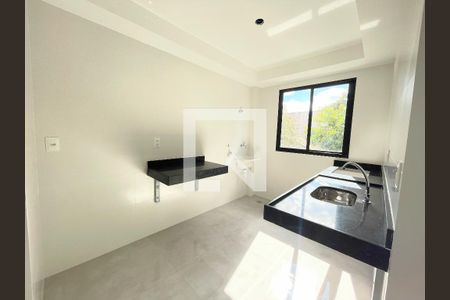 Cozinha de apartamento à venda com 2 quartos, 50m² em Jardim Atlântico, Belo Horizonte