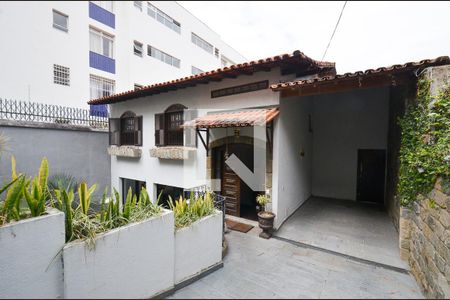 Garagem de casa à venda com 6 quartos, 420m² em Santo Antônio, Belo Horizonte